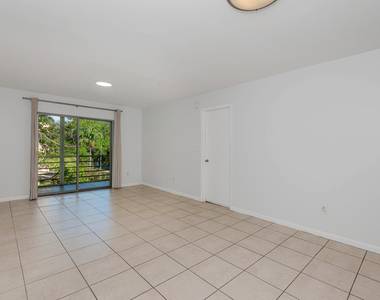 4111 Stirling Road - Photo Thumbnail 8