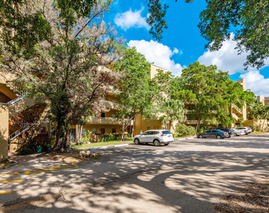 4111 Stirling Road - Photo Thumbnail 2