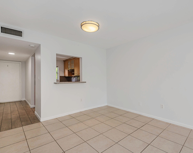 4111 Stirling Road - Photo Thumbnail 10