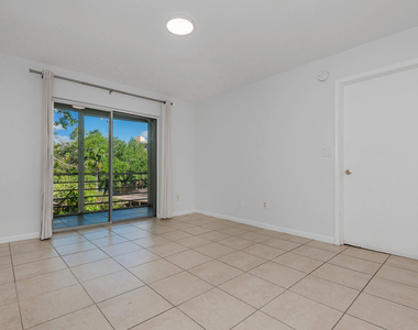 4111 Stirling Road - Photo Thumbnail 6