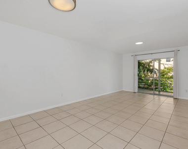 4111 Stirling Road - Photo Thumbnail 7