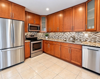 7385 W Sunrise Boulevard - Photo Thumbnail 1