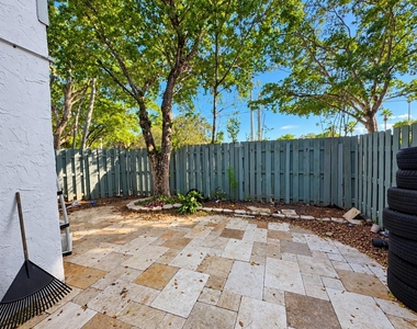 7385 W Sunrise Boulevard - Photo Thumbnail 12
