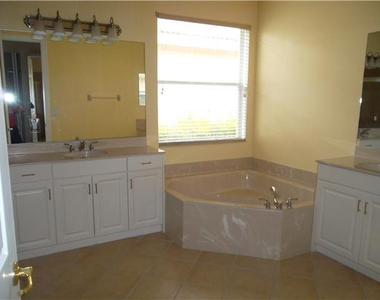 5091 Sw 173rd Avenue - Photo Thumbnail 7