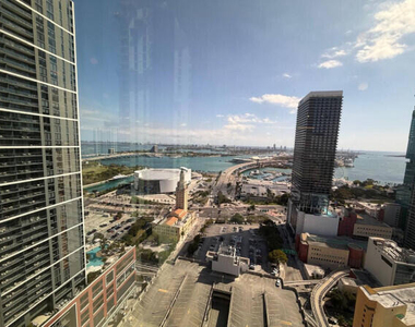 121 Ne 5th Street - Photo Thumbnail 4