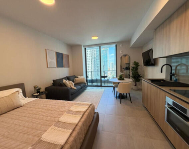 121 Ne 5th Street - Photo Thumbnail 2