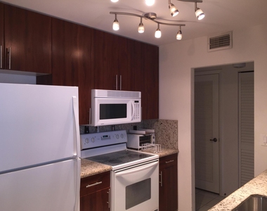 1009 N Ocean Boulevard - Photo Thumbnail 3