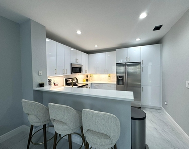 115 S Longport Circle - Photo Thumbnail 14
