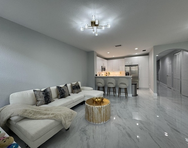 115 S Longport Circle - Photo Thumbnail 12