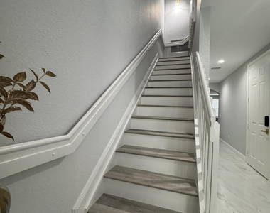 115 S Longport Circle - Photo Thumbnail 17