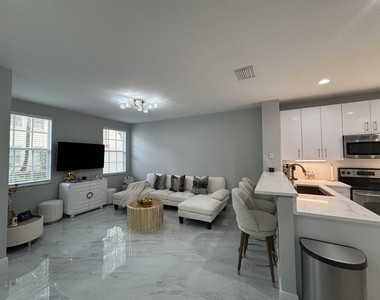 115 S Longport Circle - Photo Thumbnail 11
