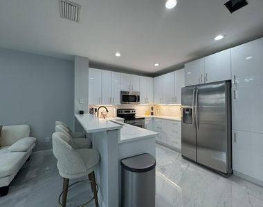 115 S Longport Circle - Photo Thumbnail 15
