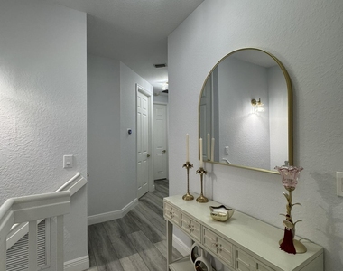 115 S Longport Circle - Photo Thumbnail 18