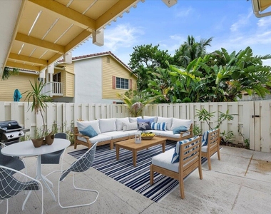 251 Seabreeze Circle - Photo Thumbnail 2
