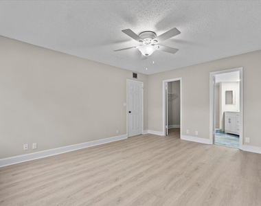251 Seabreeze Circle - Photo Thumbnail 18