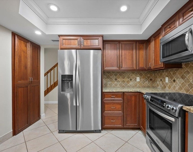 251 Seabreeze Circle - Photo Thumbnail 11