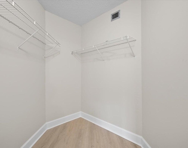 251 Seabreeze Circle - Photo Thumbnail 20