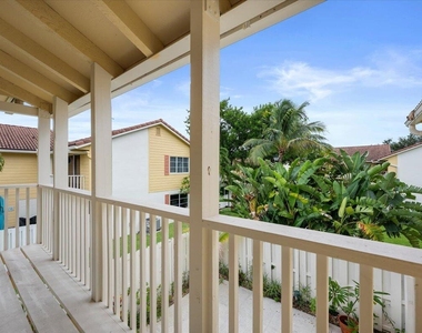 251 Seabreeze Circle - Photo Thumbnail 16