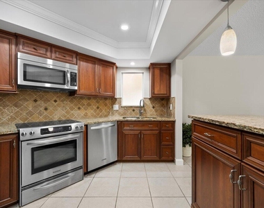 251 Seabreeze Circle - Photo Thumbnail 10