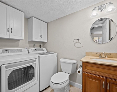 251 Seabreeze Circle - Photo Thumbnail 12