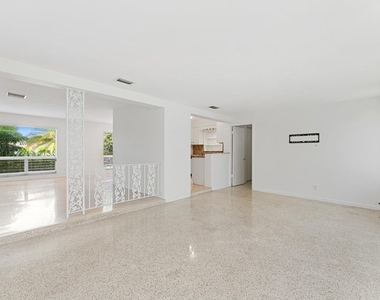 1341 Se 4th Court - Photo Thumbnail 11