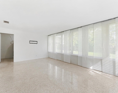 1341 Se 4th Court - Photo Thumbnail 10