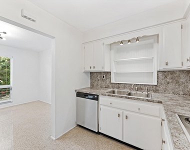 1341 Se 4th Court - Photo Thumbnail 9