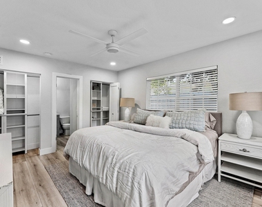 233 Lake Terrace - Photo Thumbnail 14