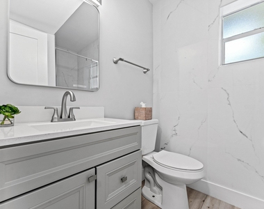 233 Lake Terrace - Photo Thumbnail 22