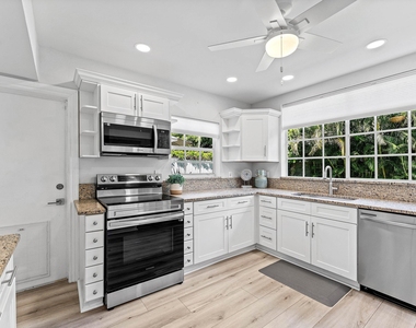 233 Lake Terrace - Photo Thumbnail 10
