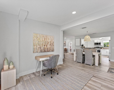 233 Lake Terrace - Photo Thumbnail 8