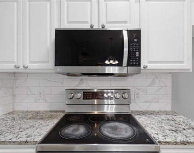 605 Inverleith Circle - Photo Thumbnail 13