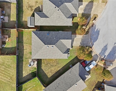 605 Inverleith Circle - Photo Thumbnail 34