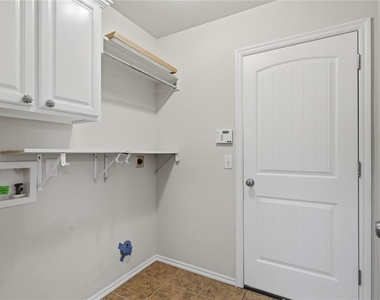 605 Inverleith Circle - Photo Thumbnail 26