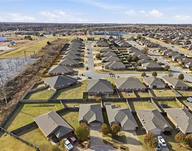 605 Inverleith Circle - Photo Thumbnail 31