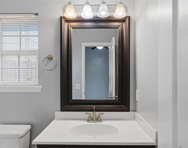 605 Inverleith Circle - Photo Thumbnail 19