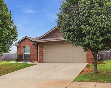 605 Inverleith Circle - Photo Thumbnail 1
