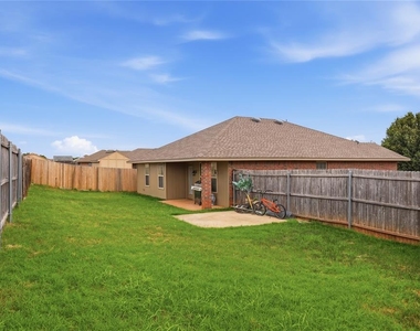 605 Inverleith Circle - Photo Thumbnail 30