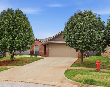 605 Inverleith Circle - Photo Thumbnail 3