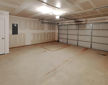 9905 Rattlesnake Lane - Photo Thumbnail 13