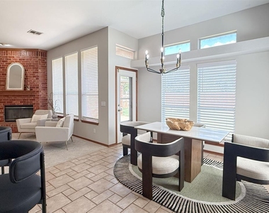 18212 Willow Oak Lane - Photo Thumbnail 4