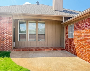 18212 Willow Oak Lane - Photo Thumbnail 35