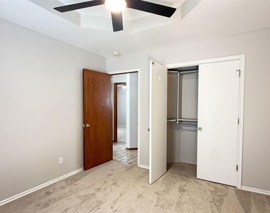 18212 Willow Oak Lane - Photo Thumbnail 27