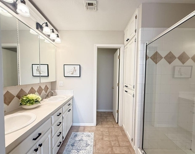 18212 Willow Oak Lane - Photo Thumbnail 19