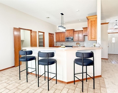 18212 Willow Oak Lane - Photo Thumbnail 6