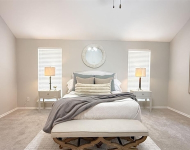 18212 Willow Oak Lane - Photo Thumbnail 16