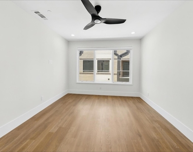 408 Rayner Avenue - Photo Thumbnail 8
