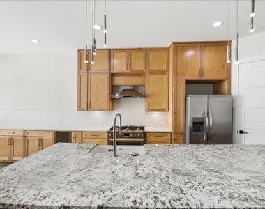 408 Rayner Avenue - Photo Thumbnail 4