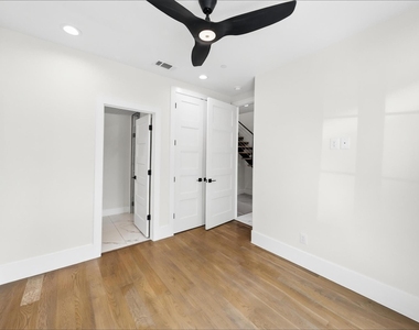 408 Rayner Avenue - Photo Thumbnail 10