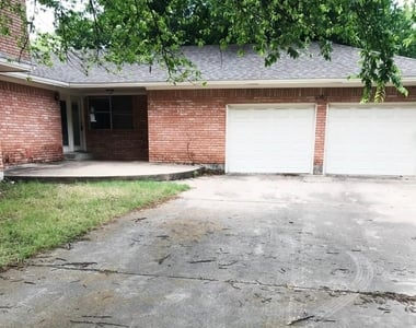 700 N Marable Street - Photo Thumbnail 4